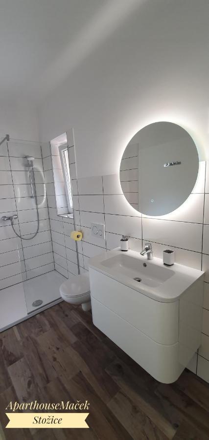 Aparthouse Macek Appartement Ljubljana Buitenkant foto